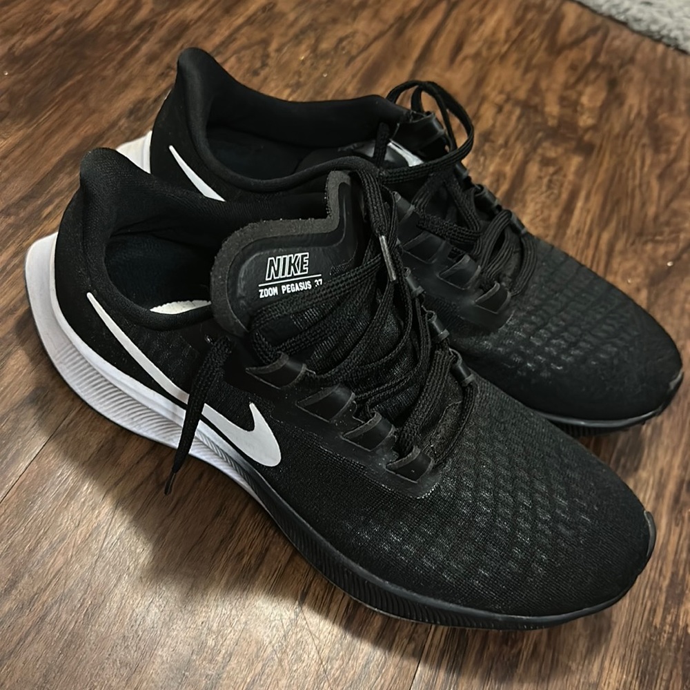 Womens nike zoom Pegasus 27 shoes